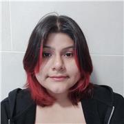 Estudiante de bachillerato artístico apta para enseñar a alumnos de primaria